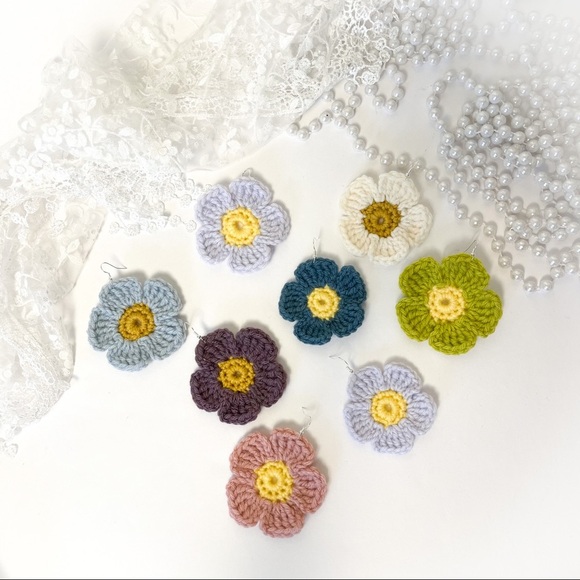 Handmade Boho Blush Daisy Crochet Drop Earrings - Picture 7 of 8